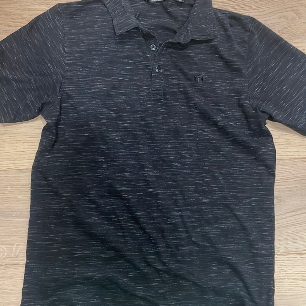 Travis Matthew polo size M